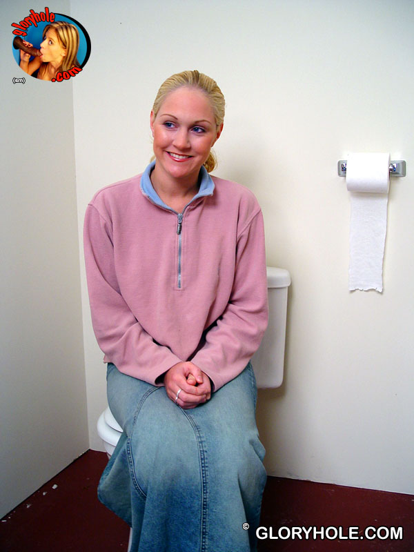 Blonde girl Jamie sits on the toilet and blows a black gloryhole dong
                          dong  Blonde  girl  sits  Jamie  toilet  45049801  blows  black  gloryhole  